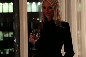 被老师强行揉胸吸奶辣文小说